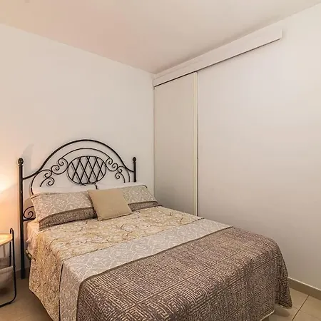 As De Casas - Cristianos Steps From The Sea Appartamento